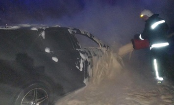 На Николаевщине за сутки горело 3 авто, 2 из них - Мерседесы (ФОТО)
