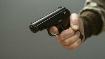 Харьковские патрульные задержали мужчину, угрожавшего расстрелять "копов" из пистолета, - ВИДЕО