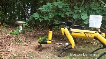 Роботы Boston Dynamics научились собирать вещи, выключать свет и рисовать с помощью "роборуки"