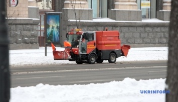 За сутки со столичных улиц вывезли 350 тонн снега - КГГА