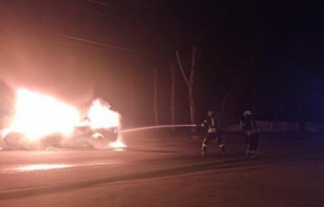 Вспыхнул на ходу: в Кривом Роге сгорел автомобиль