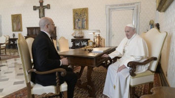 Папа Римский встретился с премьер-министром Украины - говорили о коронавирусе и Донбассе (ФОТО, ВИДЕО)