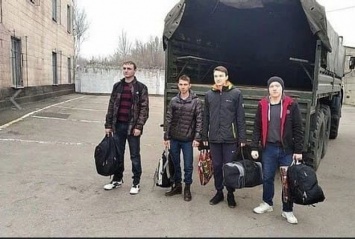 В «ДНР» показали первых призывников, «забритых» в армию оккупантов (фото)