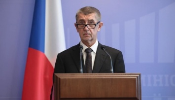 Премьер Чехии исправил свои слова о взрывах на складах