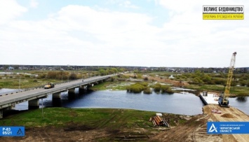 В Черниговской области строят переправу через реку Снов