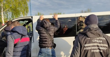 СБУ блокировала канал нелегальных пассажирских перевозок из ОРДЛО