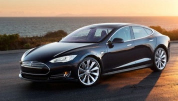 Tesla Model S на автопилоте врезалась в полицейский Ford Explorer