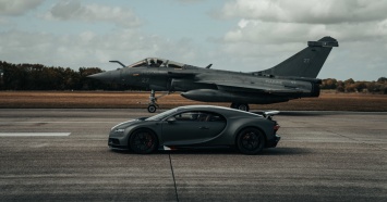 Гиперкар Bugatti сразился в гонке с истребителем (видео)