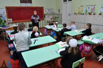 Документы на российскую госаккредитацию в 2021 году подадут не менее десяти школ ДНР