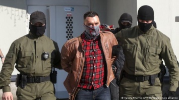 Кто такой Латыпов, пытавшийся покончить с собой на суде в Минске?