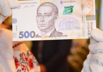 Одесситка сняла в банкомате сувенирную пятисотку: в банке уверены, что это невозможно