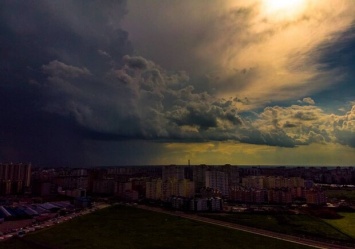 Оставайся дома: в Одессе разбушевалась непогода (обновляется)