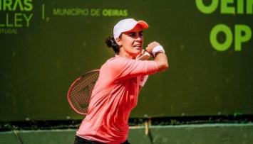 Украинка Калинина вышла в четвертьфинал турнира ITF во Франции