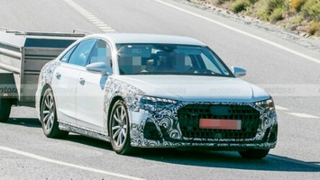 Компания Audi вывела на испытания обновленный седан A8
