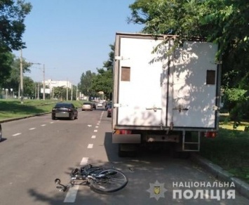 Угнанный в Очакове ВАЗ сбил велосипедиста в Николаеве