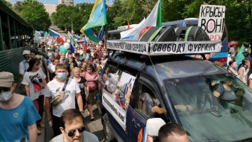 Комментарий: Протесты в Хабаровске - год спустя победил Путин?