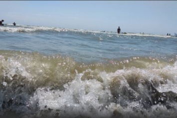 Украинцев призывают не купаться: какие пляжи самые грязные и несут опасность для здоровья