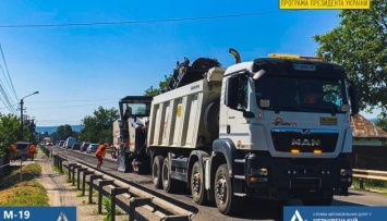 На Буковине начали ремонт 30 км дороги международного значения М-19