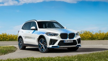 BMW рассказала, когда можно будет проехаться на водородном X5