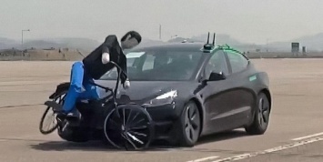 Tesla Model 3 не любит велосипедистов