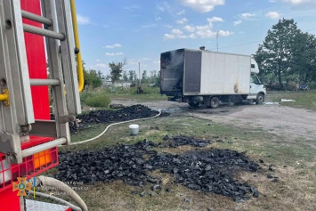 На Днепропетровщине загорелась машина с углем