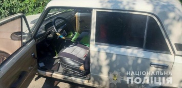 В Харьковской области двое пьяных мужчин угнали авто со стоянки и врезались в ограждение дома, - ФОТО