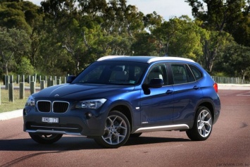 Новый BMW X1 впервые показал интерьер