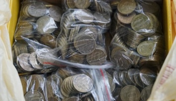 В Крыму активисты оплатили штрафы матерям политзаключенных 10-рублевыми монетами