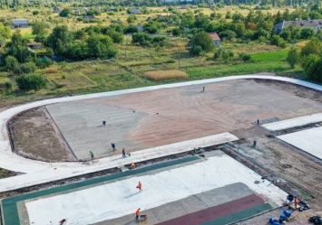 Был пустырь - станет спортплощадка: в Апостолово обновляют стадион лицея №1