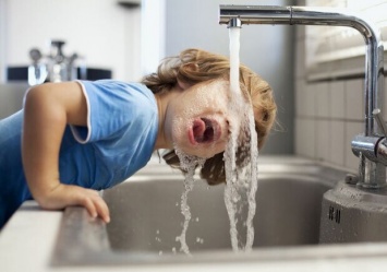 Лучше не пить: в питьевой воде Запорожья нашли отклонения