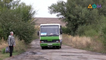 В прифронтовые села Луганщины пустили социальные автобусы - там не было транспорта с 2014 года
