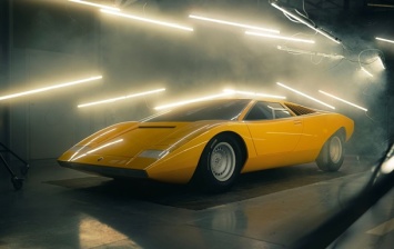 Lamborghini воссоздала первый экземпляр Countach