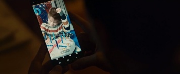 Джеймс Макэвой плачет над видео с пропавшим сыном в отрывке из фильма «Исчезнувший»