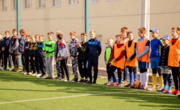 В Днепре ко Дню защитников и защитниц провели футбольный турнир среди детей-сирот (ФОТОРЕПОРТАЖ)