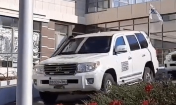 СММ ОБСЕ выехала из заблокированного отеля в Донецке, - ФОТО
