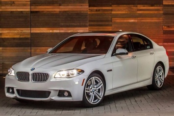Появились первые фото салона нового BMW 5 серии