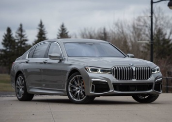 BMW 7-Series 2023 года показали на рендерах