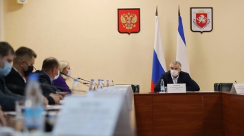 Аксенов призвал чиновников ускорить обратную связь с гражданами