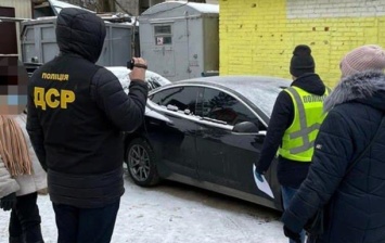 В Киеве у чиновников прошли обыски из-за ремонта бассейна в медучреждении