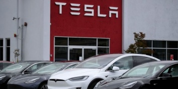 Tesla массово отзывает электромобили в США