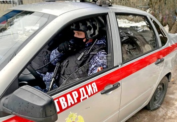 В Севастополе пьяного дебошира, устроившего в банке скандал, угомонила полиция