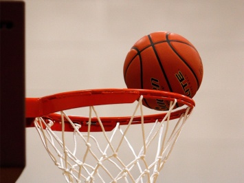 Одесские баскетбольные клубы синхронно проиграли домашние поединки