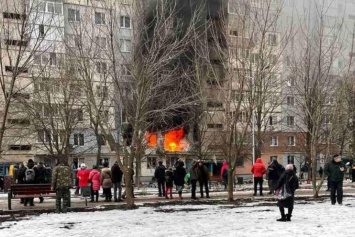 Полиция ищет причины взрыва в 9-этажке в Кропивницком, в результате которого погиб мужчина, 2 его дочки с ожогами в больнице (ФОТО, ВИДЕО)