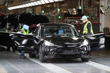 Tesla пришлось убрать один компонент из китайских Model 3 и Model Y, чтобы справиться с нехваткой чипов