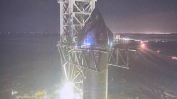 SpaceX достроила крупнейшую ракету в мире