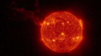 Solar Orbiter зафиксировал мощнейший солнечный выброс (фото, видео)