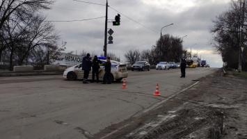 В Днепре перекрыли выезд на Криворожскую трассу: автомобили направляют в объезд