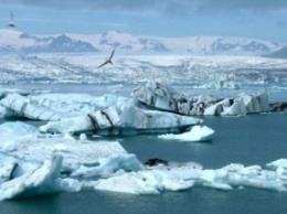 Ученые: До исторического минимума сократился ледовый покров Арктики