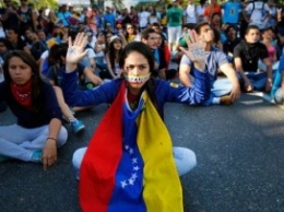 В Венесуэле протестовали против подорожания проезда: задавили двух полицейских