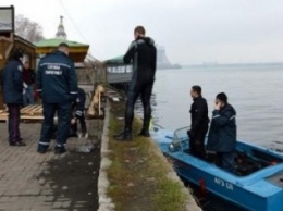 В Днепропетровске женщина спрыгнула с Нового моста прямо в реку